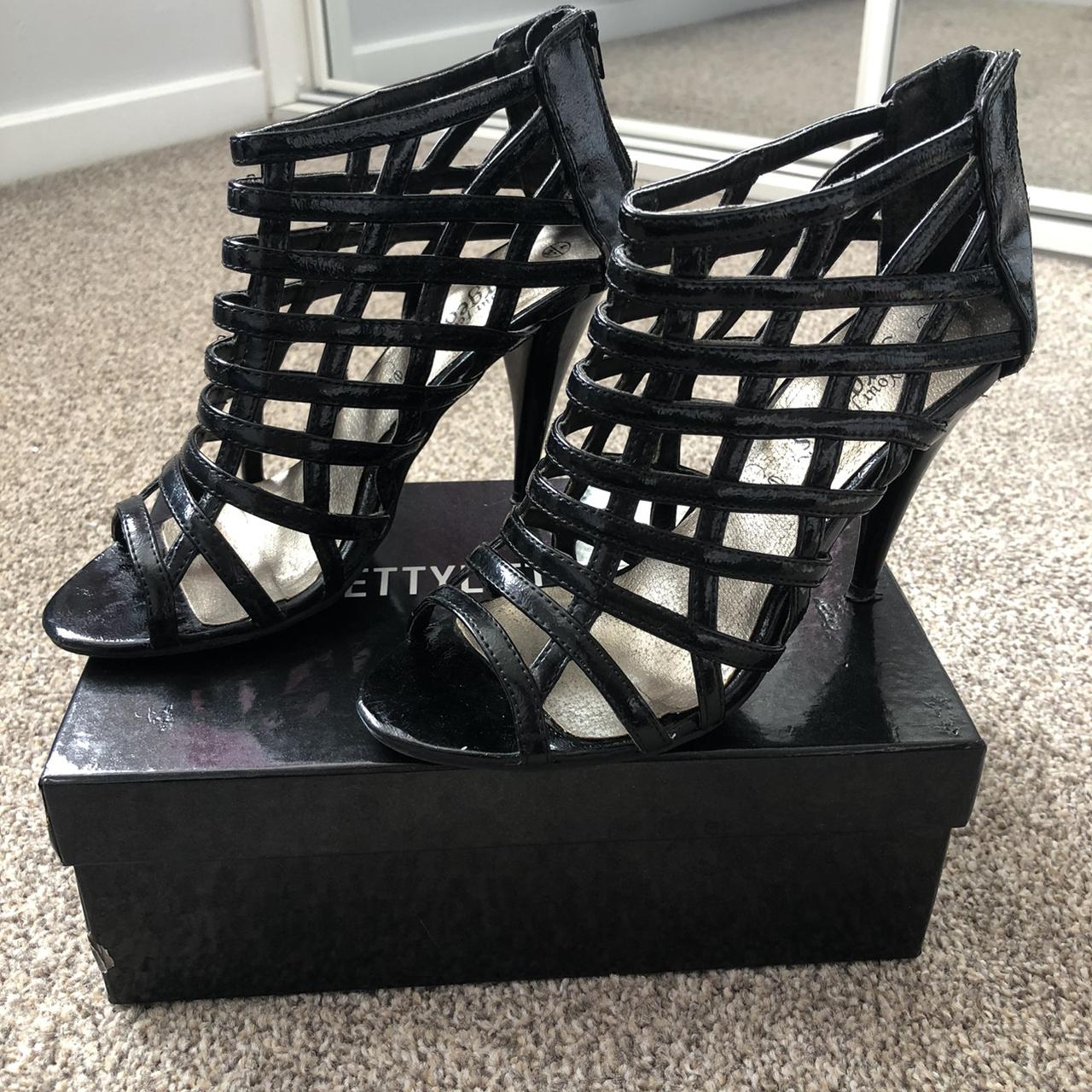 Black vinyl hot sale heels