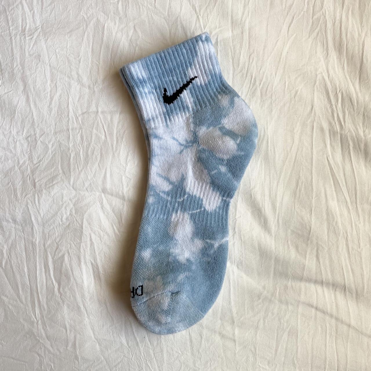 Nike Women's Pink and White Socks | Depop