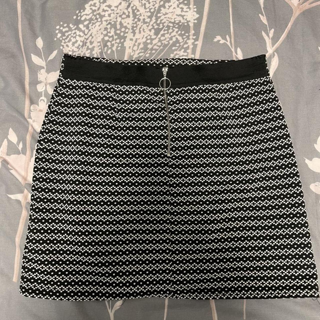 Black and White Mini Skirt Looks very smart,... - Depop