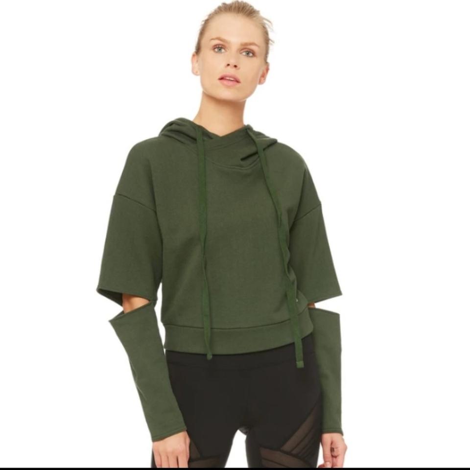 ALO YOGA PEAK LONG SLEEVE TOP Hunter green Depop