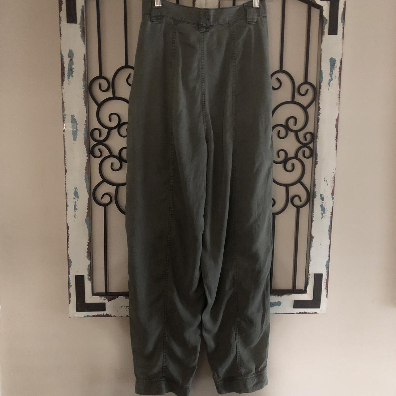 Urban Outfitters Women's Khaki and Green Trousers (3)