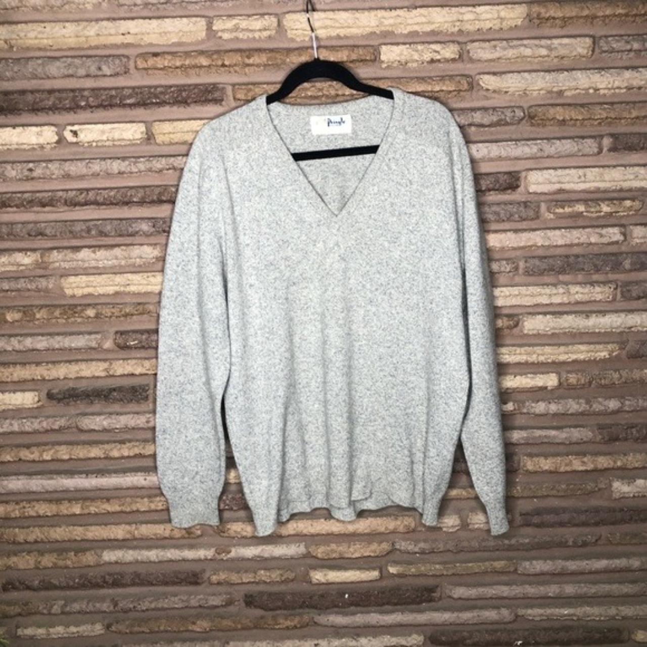 Product Image 1 - Men’s traditional heather gray V