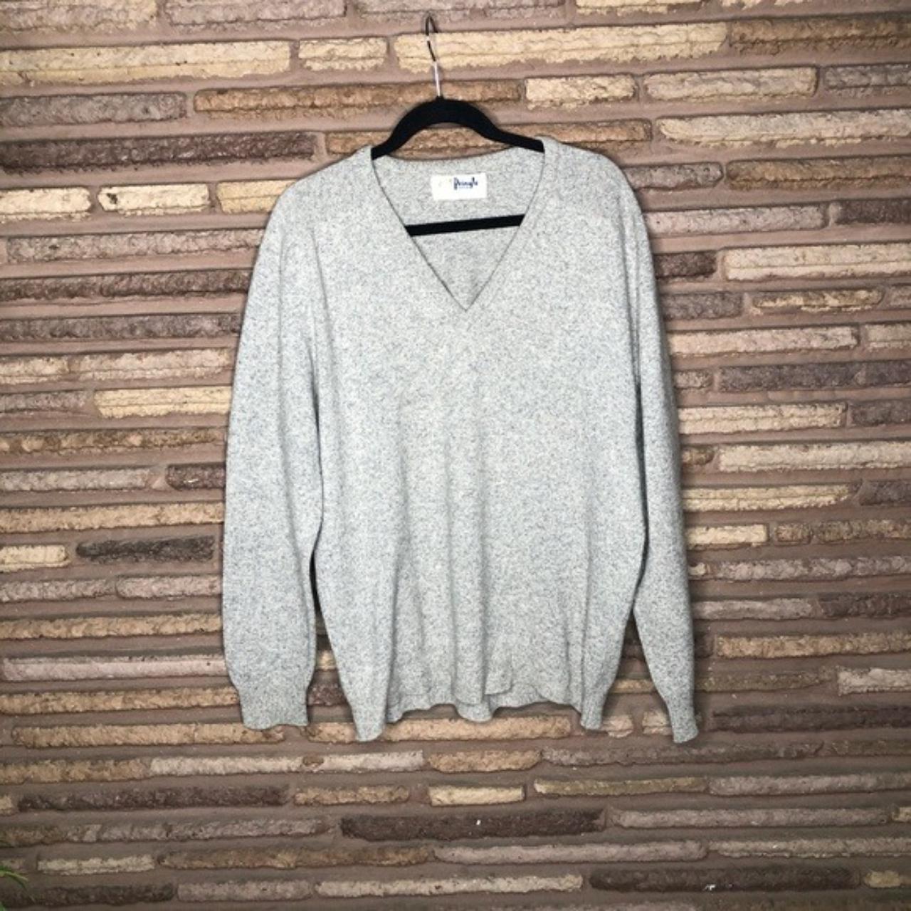 Product Image 4 - Men’s traditional heather gray V