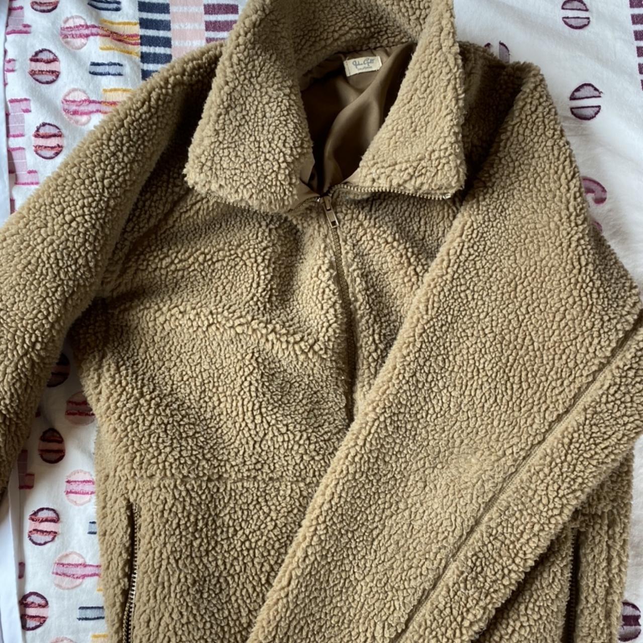 BRANDY MELVILLE SHERPA JACKET 🐠☂️🍒🥳🌻💘 super nice... Depop