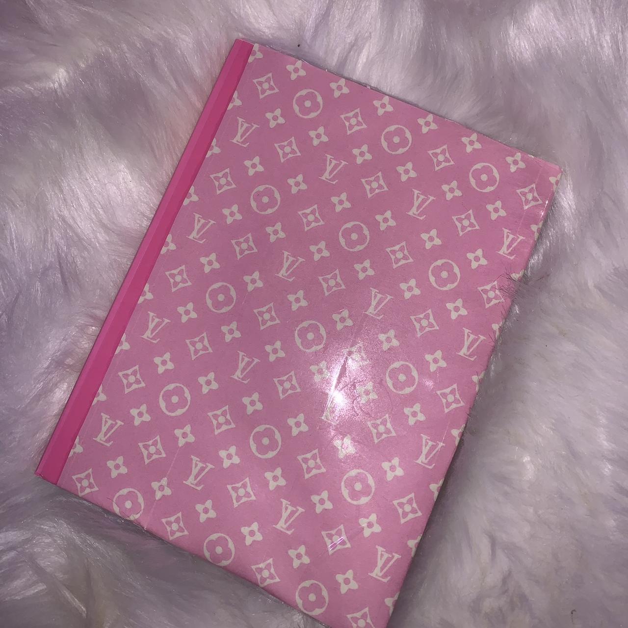 This pink LV paper >>> 😍😍😍💗💗💗 If you love them