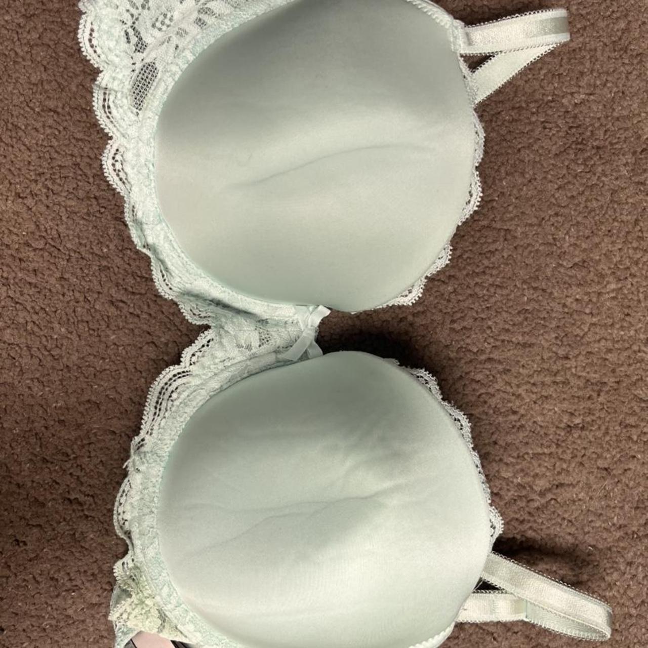 Victoria's Secret Bra Size: 34DD - Depop
