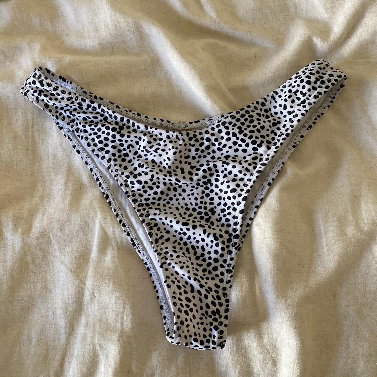 high rise, cheeky bikini bottom. size M but fits a S... - Depop