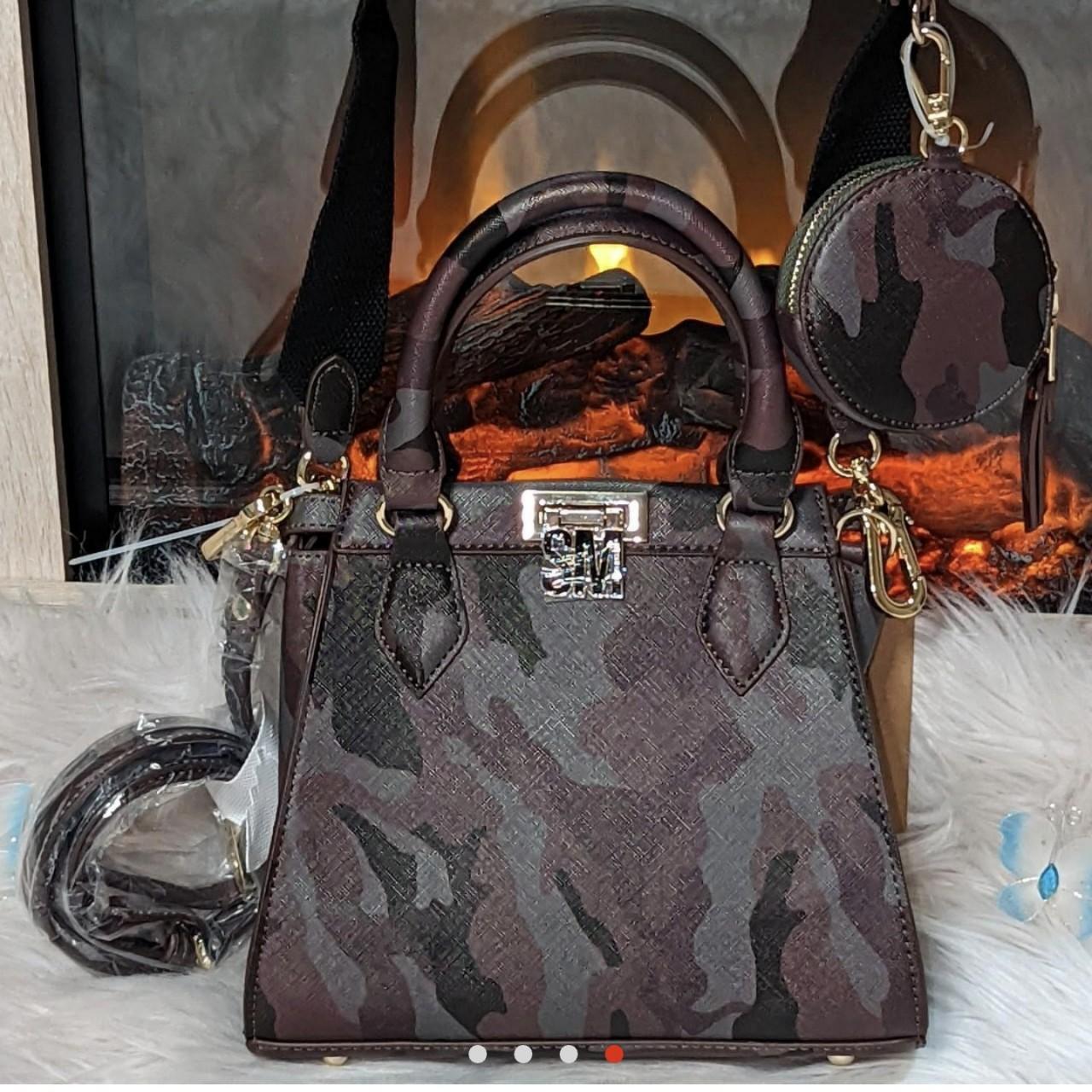 🪖⭐Steve Madden Bijoux Crossbody Bag. This bag is