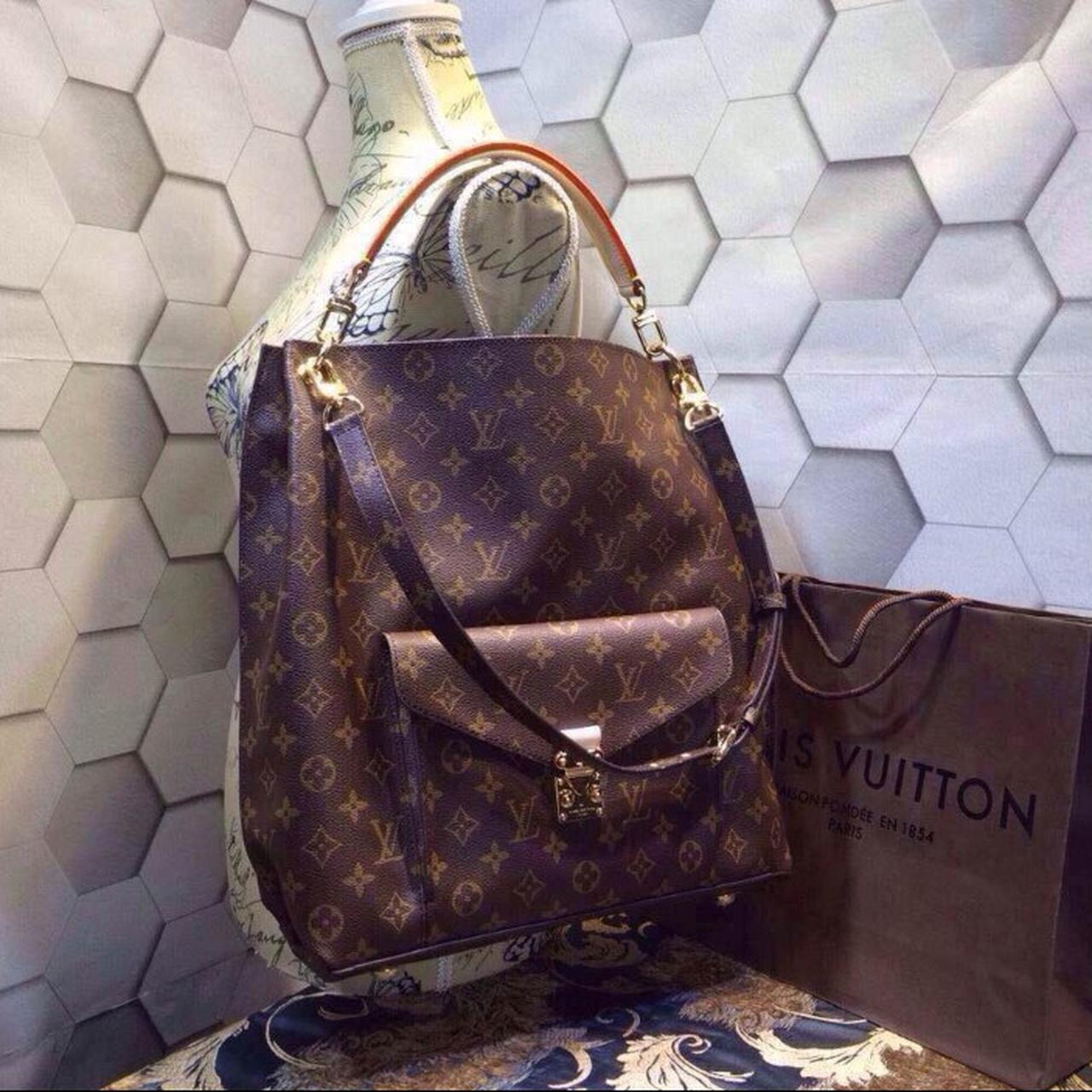 Louis Vuitton Metis hobo bag