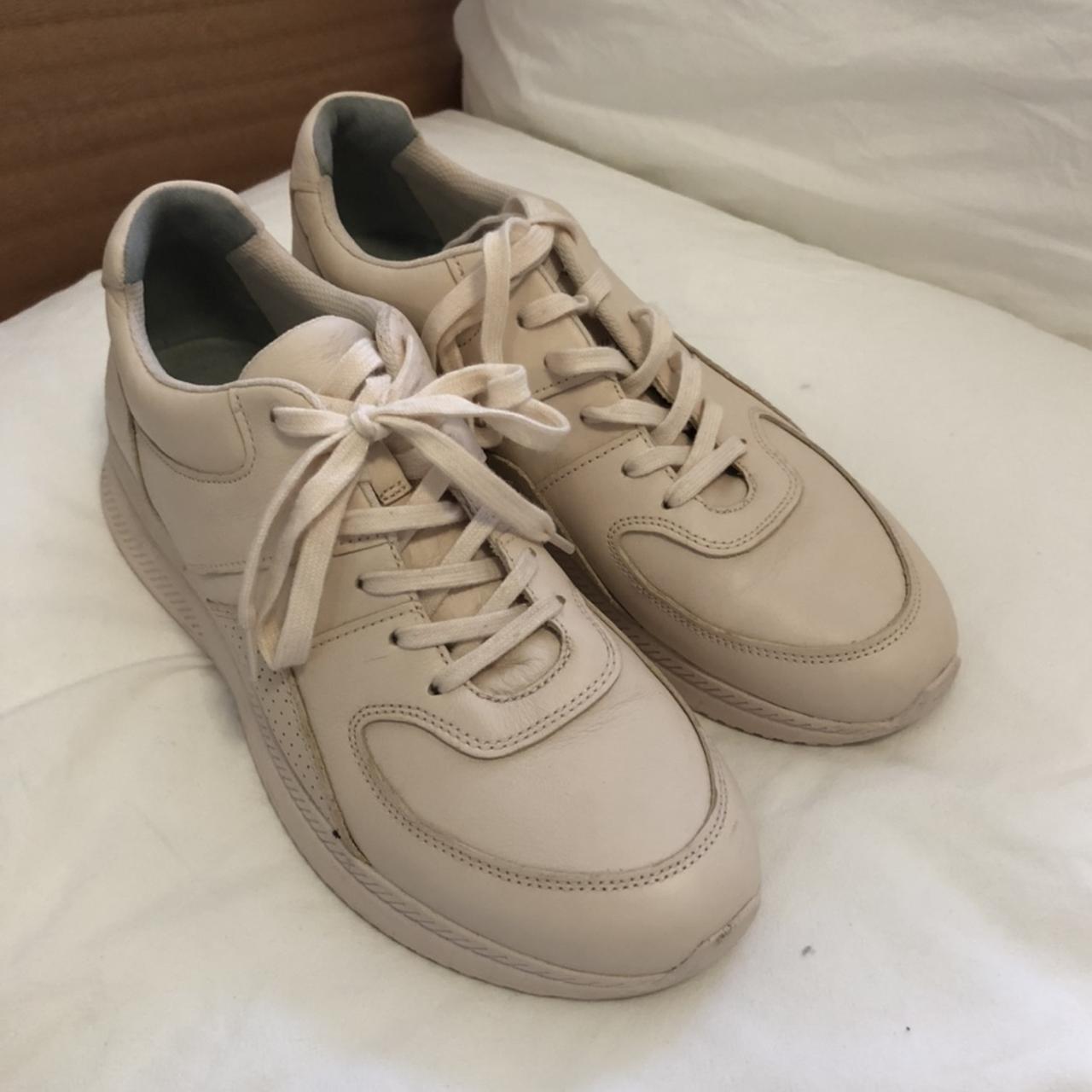 Everlane sneakers/runners in pale blush. Size 11... - Depop