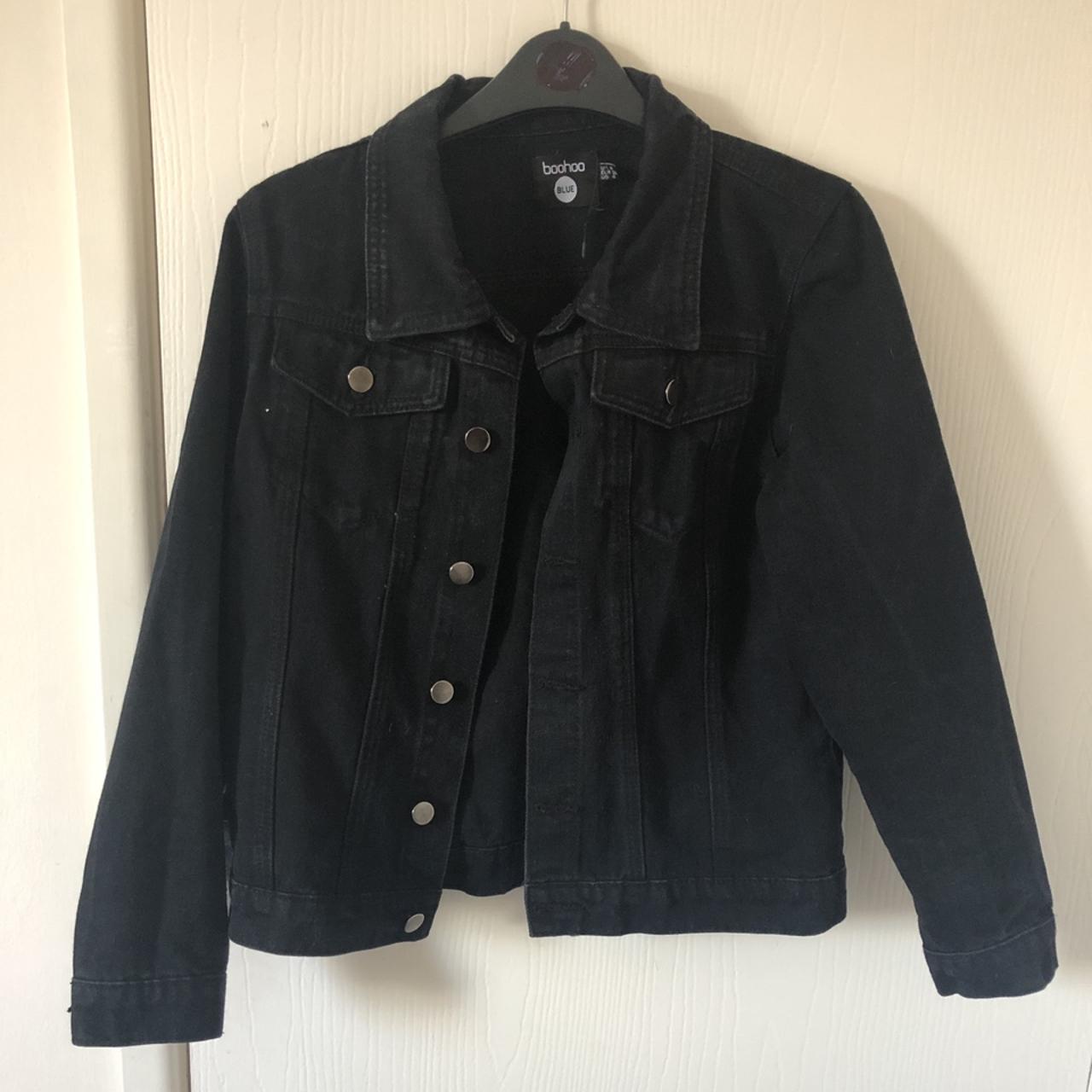 Boohoo Women's Black Jacket Depop