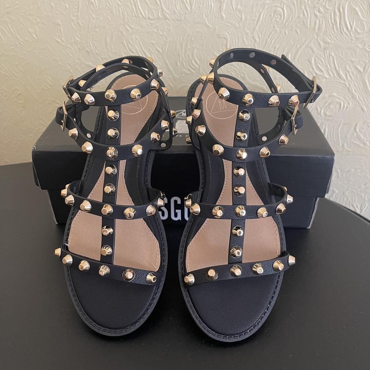 Missguided Women's Black and Gold Sandals | Depop