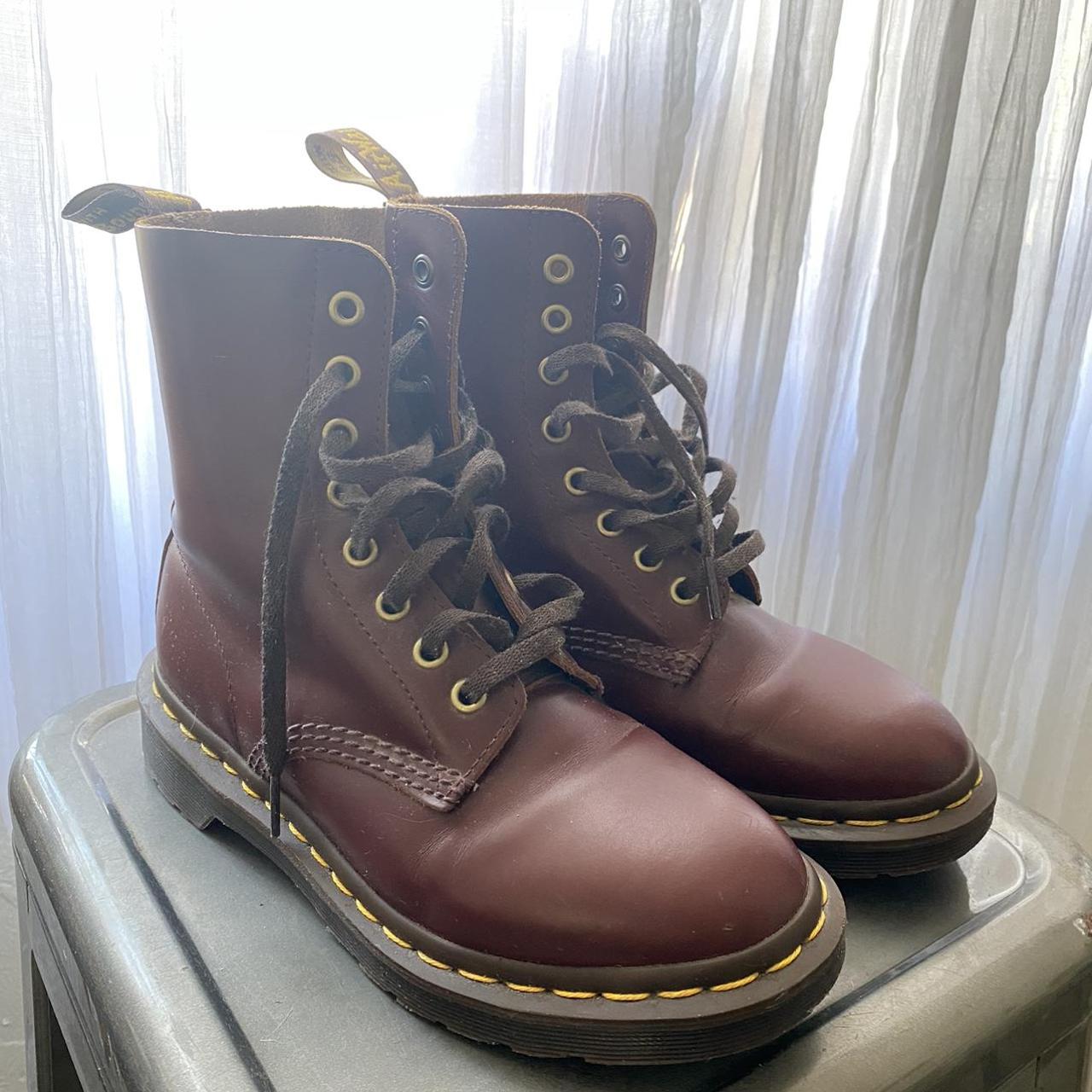 Dr martens burgundy 1460 pascal 8 eye clearance boots