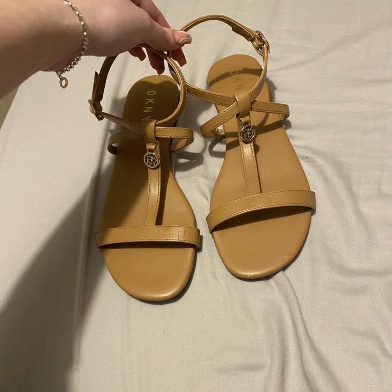 dkny tan sandals