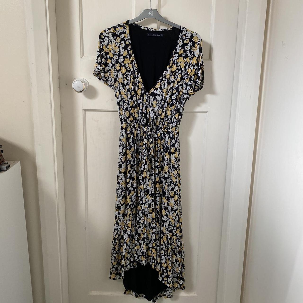 Abercrombie floral midi dress Lined Pockets Worn a... - Depop