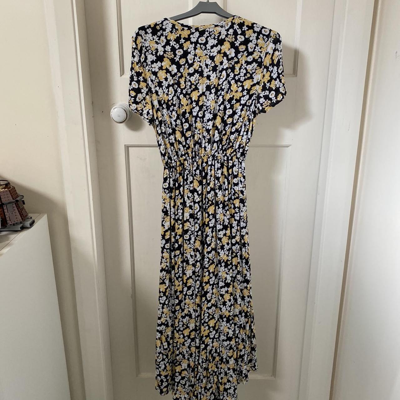 Abercrombie floral midi dress Lined Pockets Worn a... - Depop