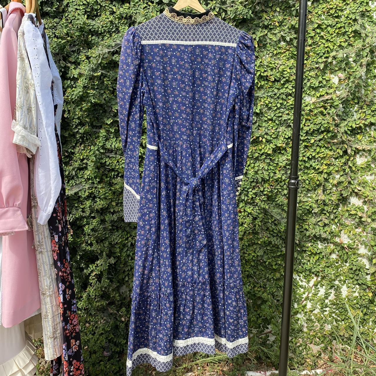 True Vintage Gunne Sax Navy Blue Floral Prairie Depop