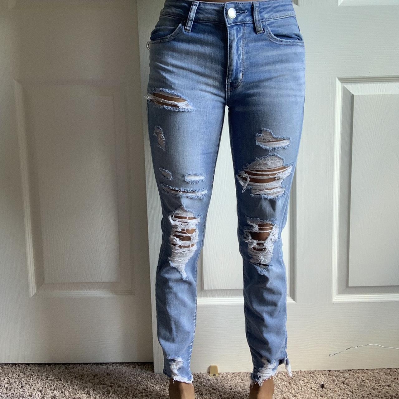 American Eagle Outfitters Light blue ripped jeans American Eagle