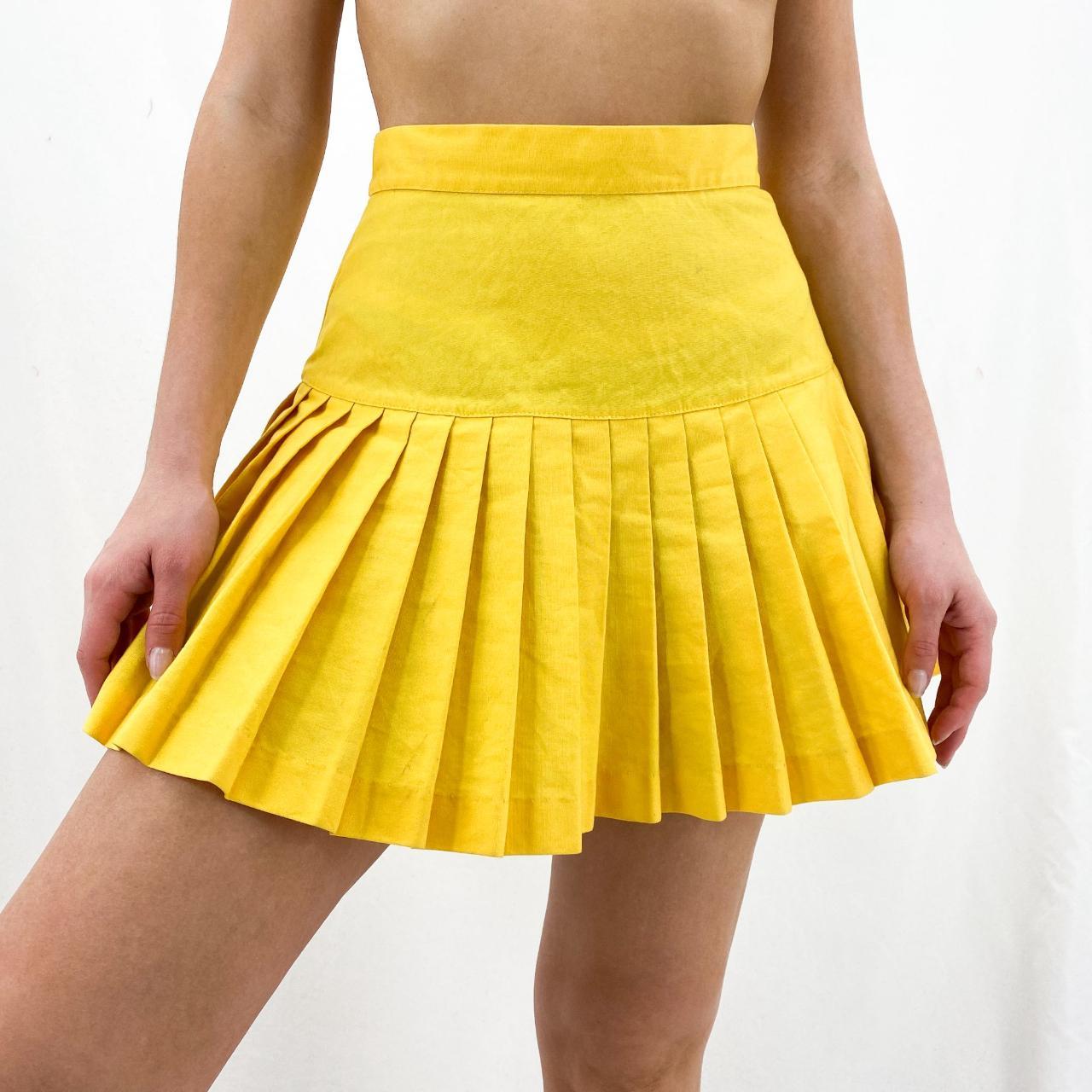 Product Image 1 - [#8091]

Y2k Vintage Yellow Pleated Skater