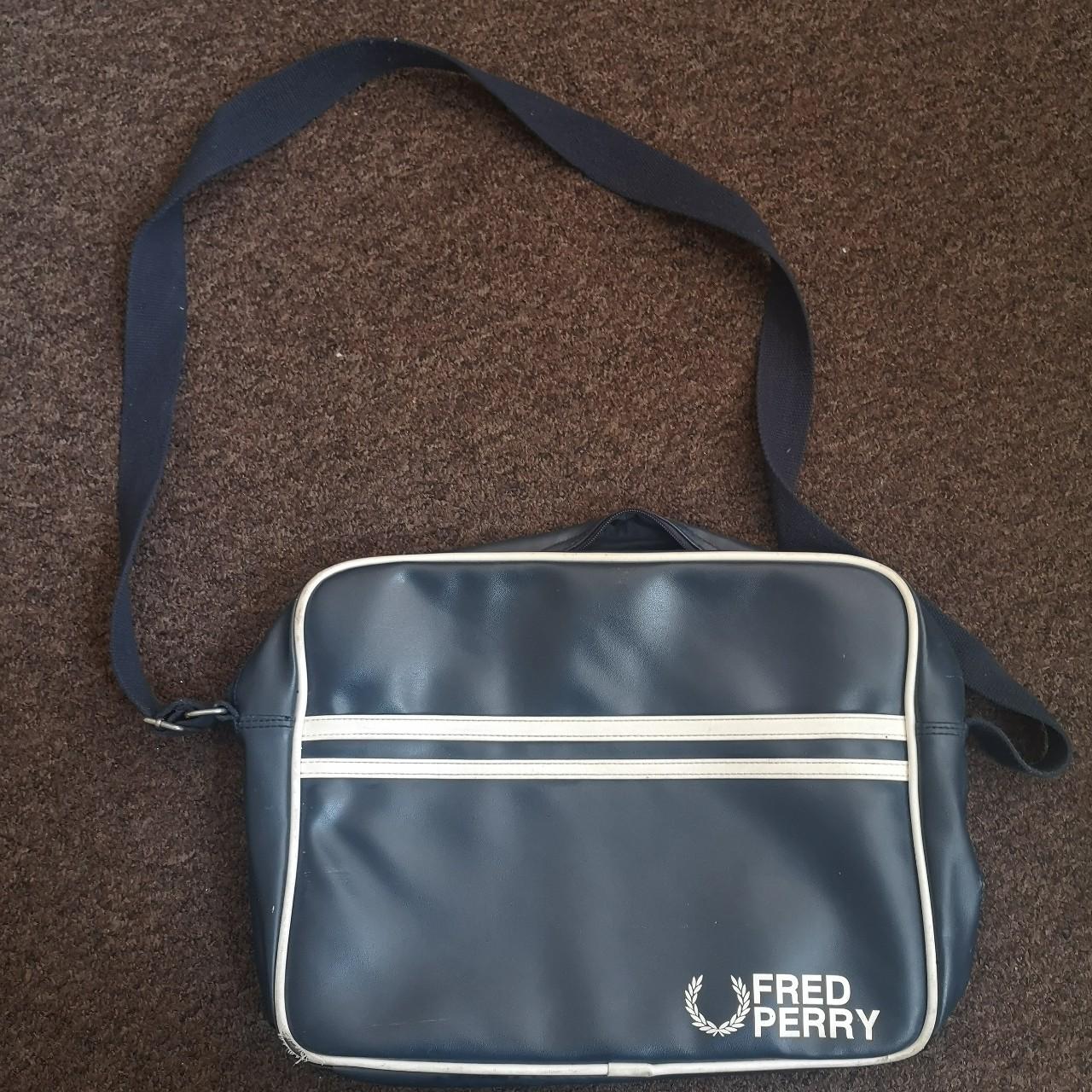 Fred Perry shoulder bag / Vinatge bag from the - Depop