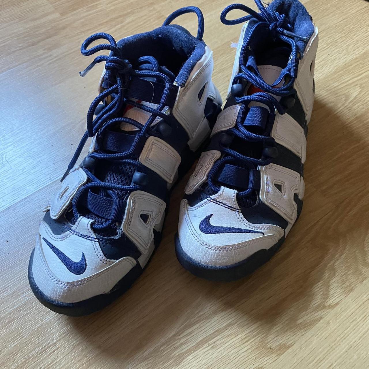 nike air more uptempo womens navy