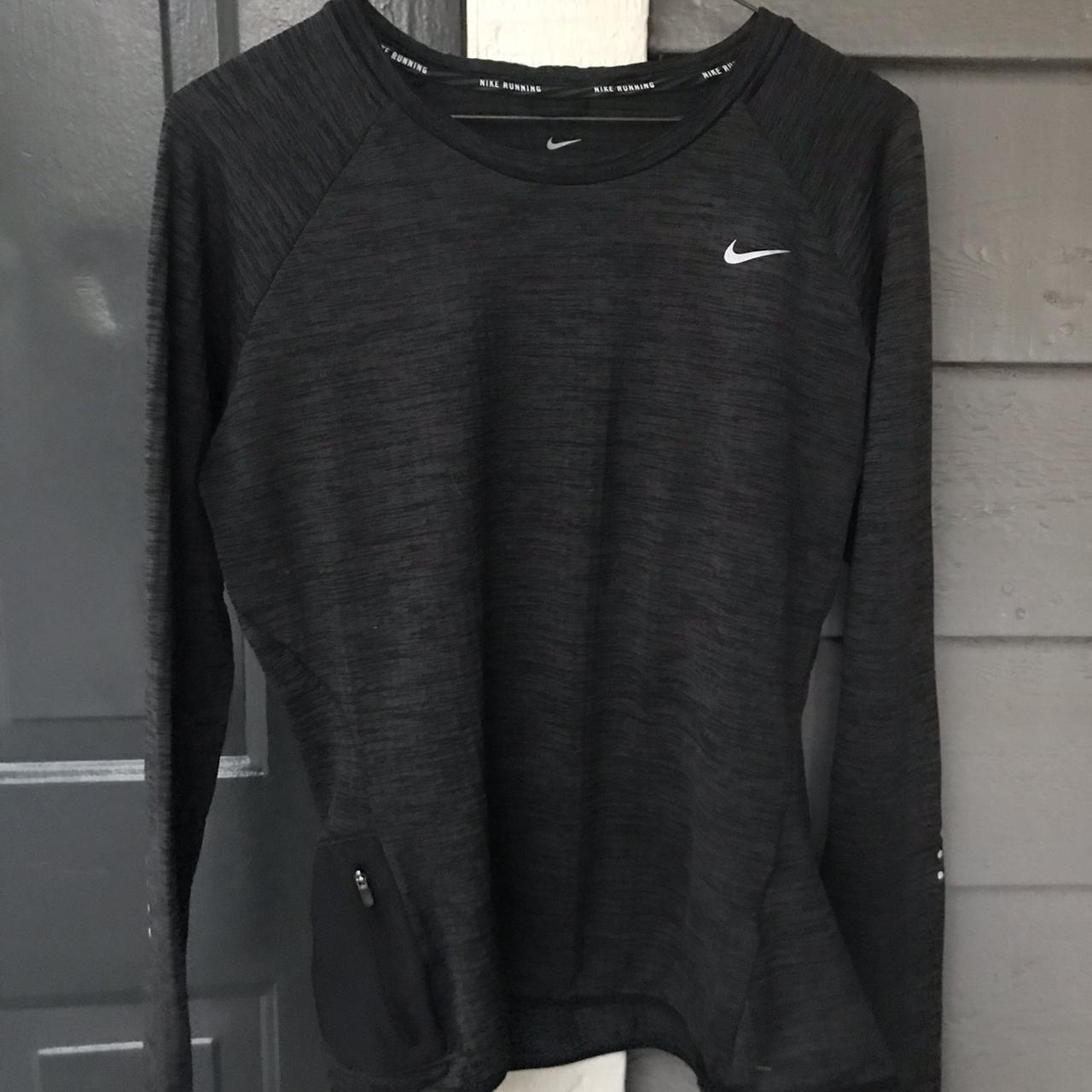 nike long sleeve with thumb holes