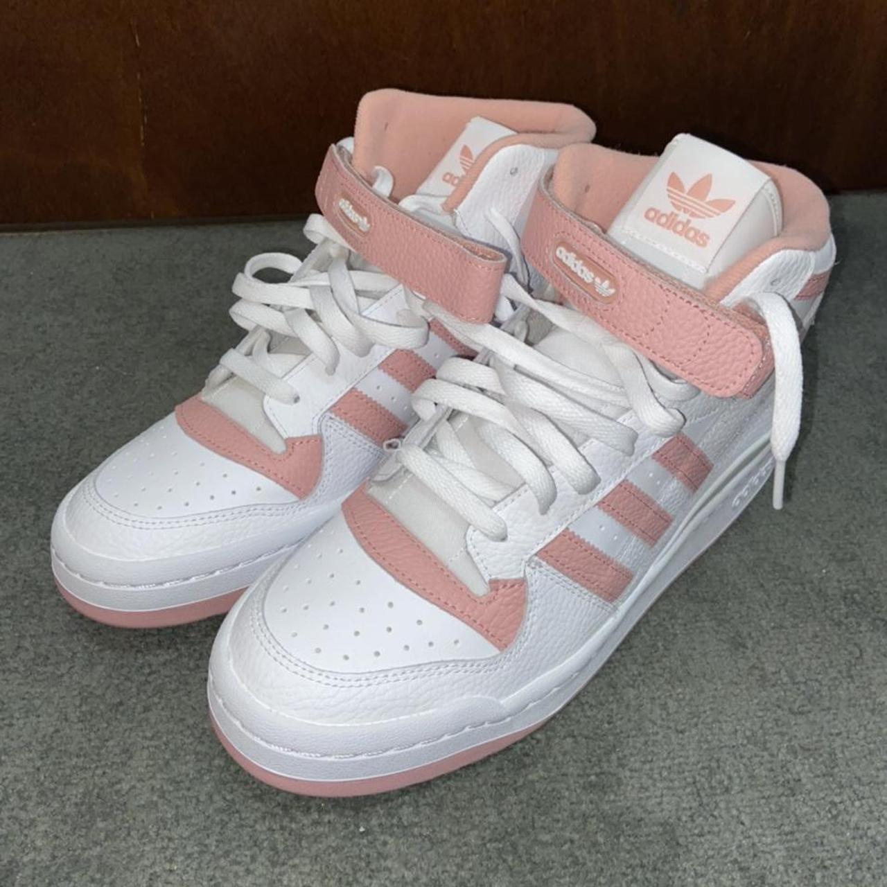 Product Image 1 - Adidas Forum Mid - Pink/White

Men’s