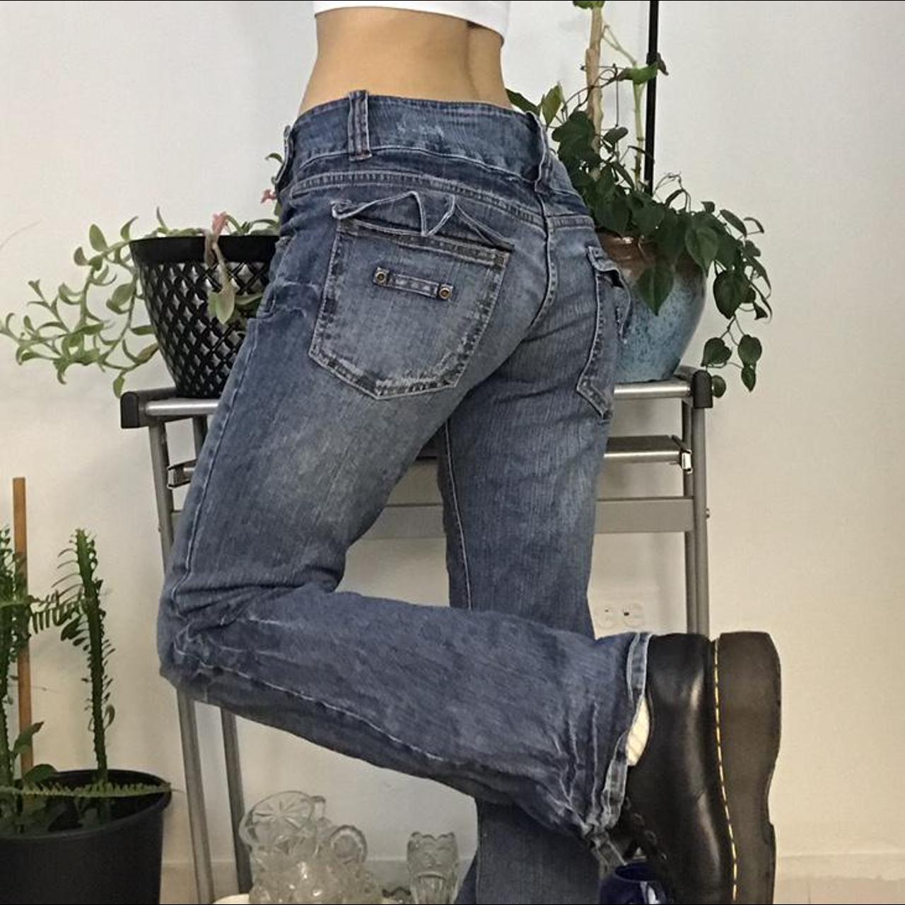 Product Image 1 - Y2k Flare Jeans 

Size 9
Brand