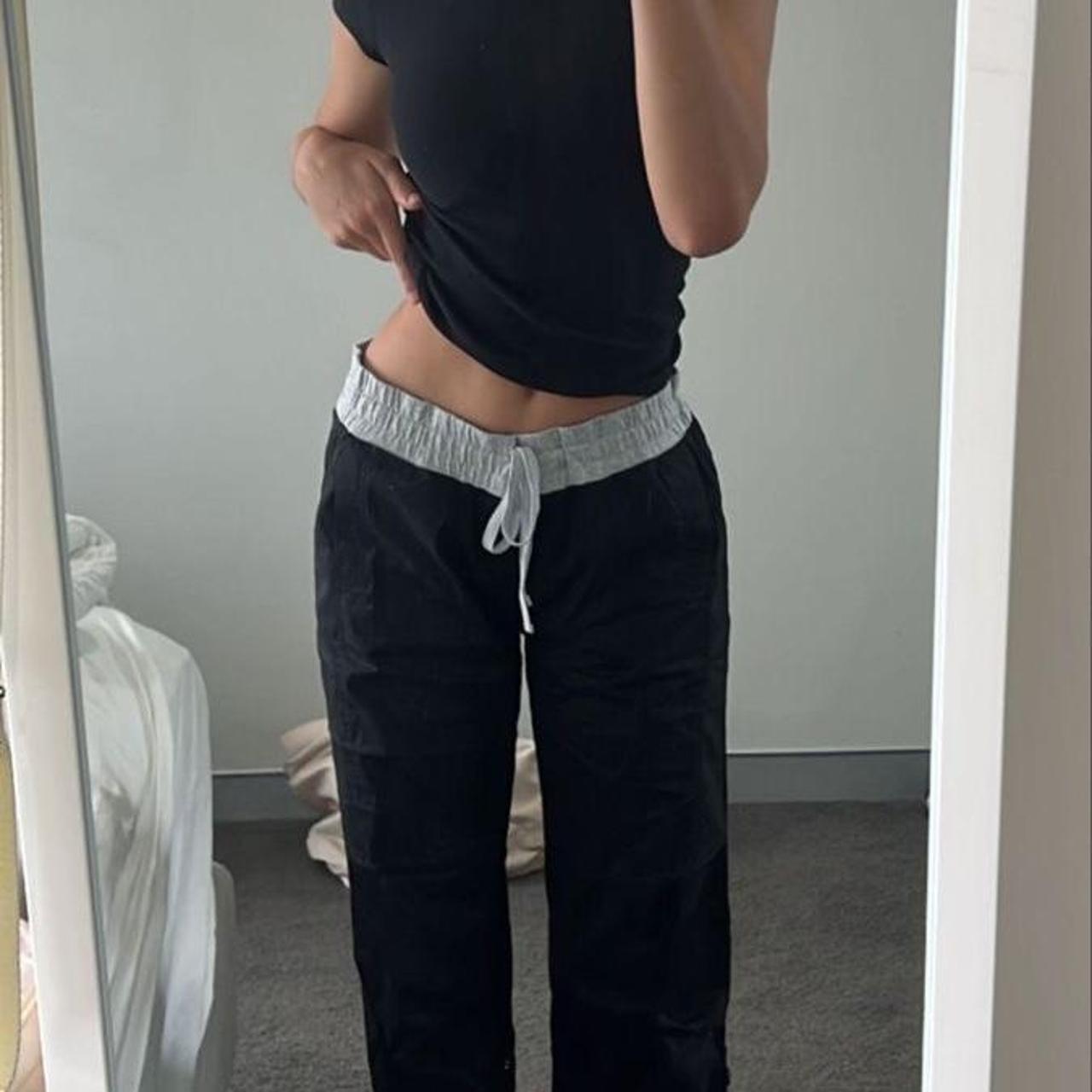 lorna jane flash dance pants in navy blue (naval).... - Depop