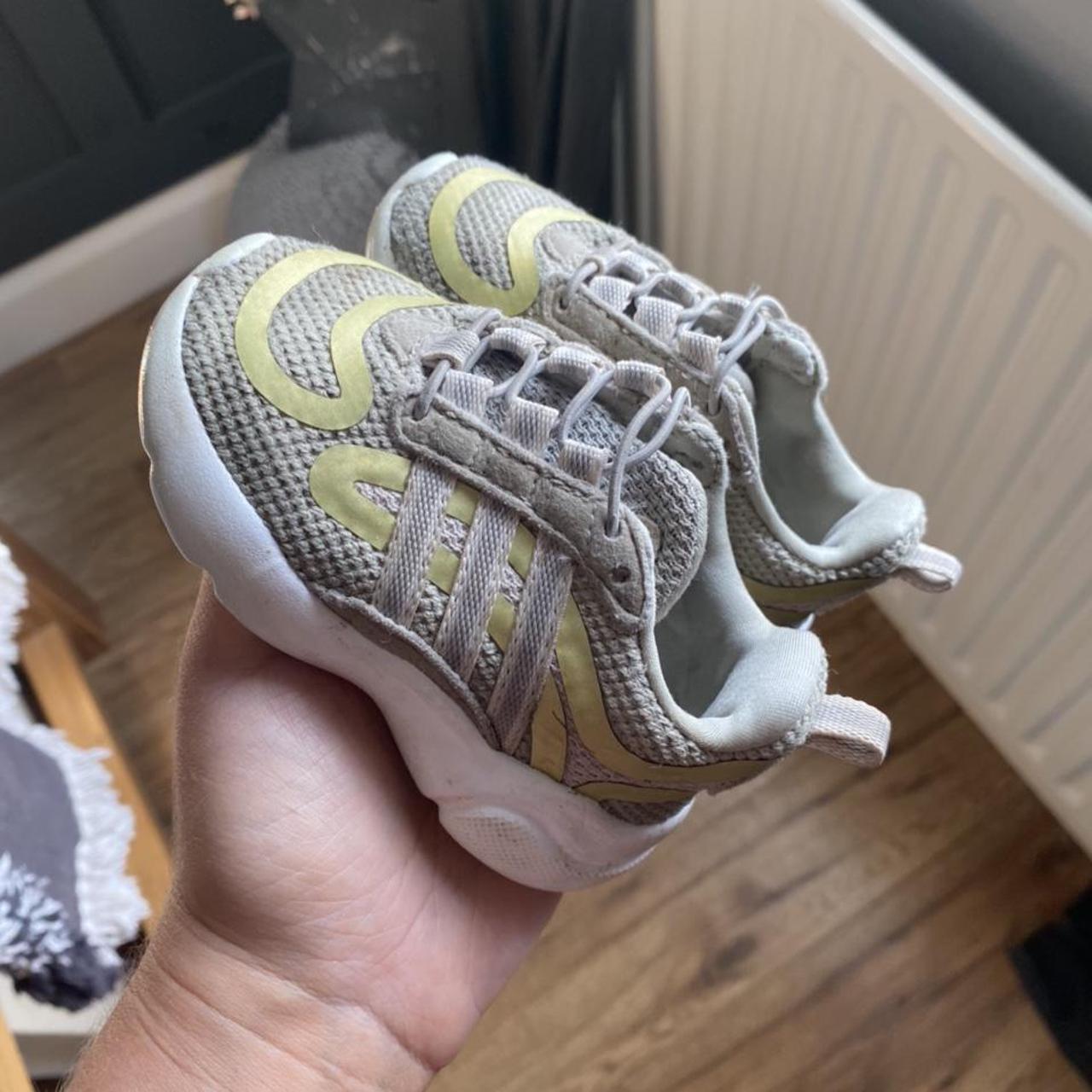 infant size 4 adidas trainers