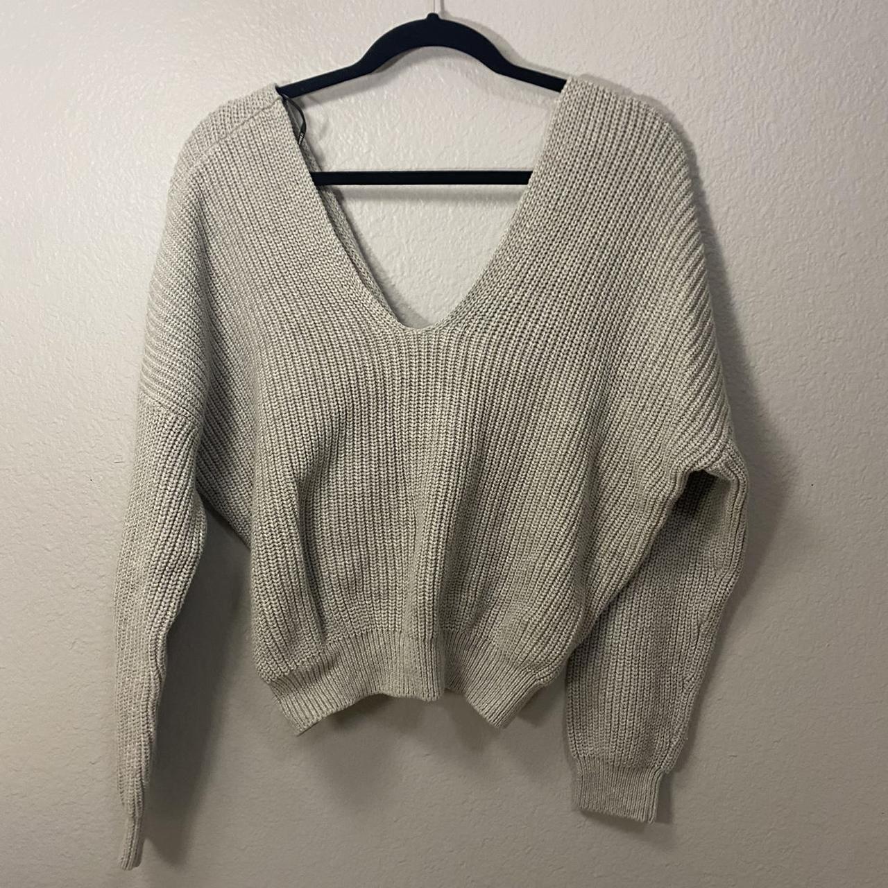 forever 21 gray knit sweater details: gray v neck... - Depop