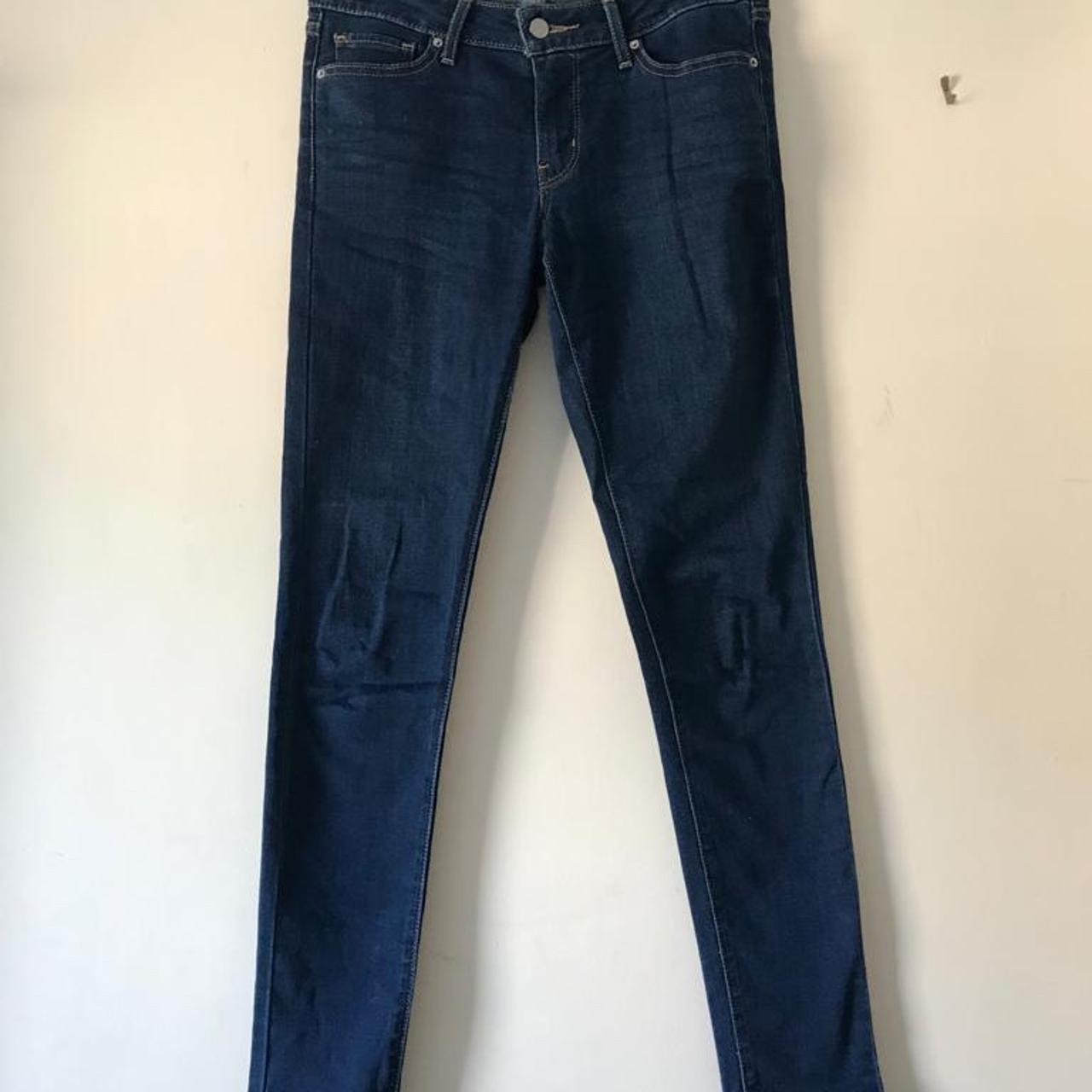 Excellent condition Levis 711 skinny jeans W26 L32... - Depop
