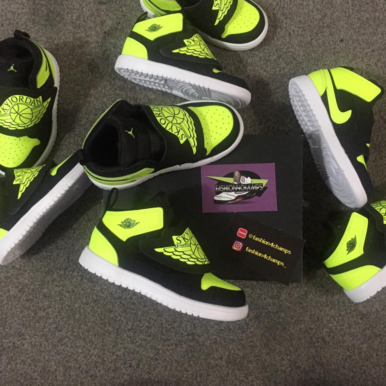 sky jordan 1 green