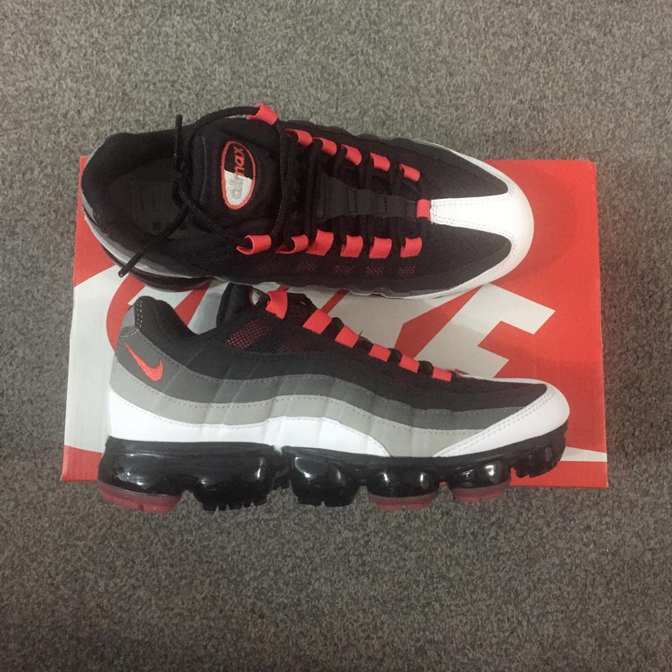 Nike air hotsell vapormax 95 comet