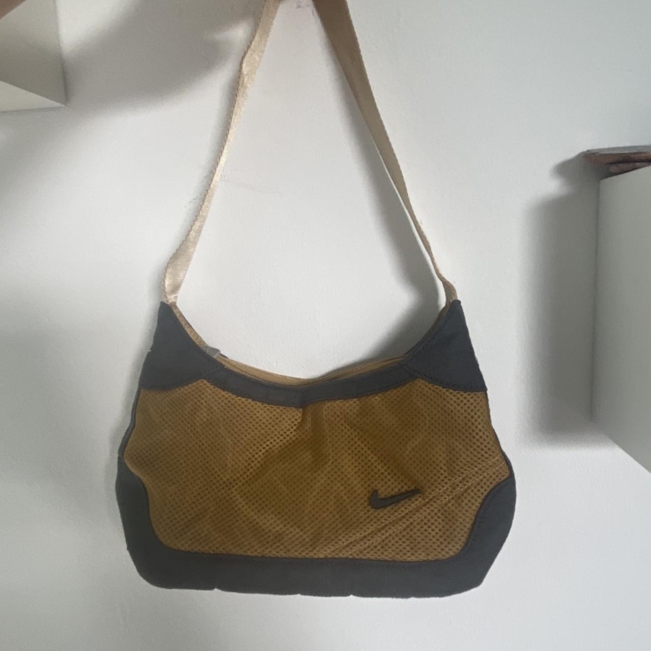 Super artsy and cute y2k baguette woven bag with tan - Depop