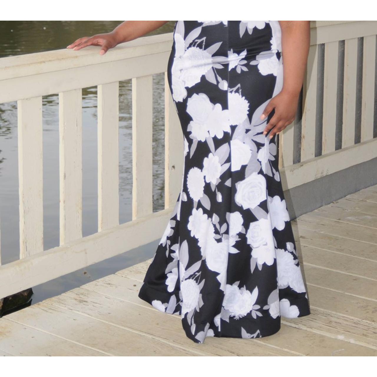 👗 Plus size prom dress!! 👗 • This is a two piece... Depop