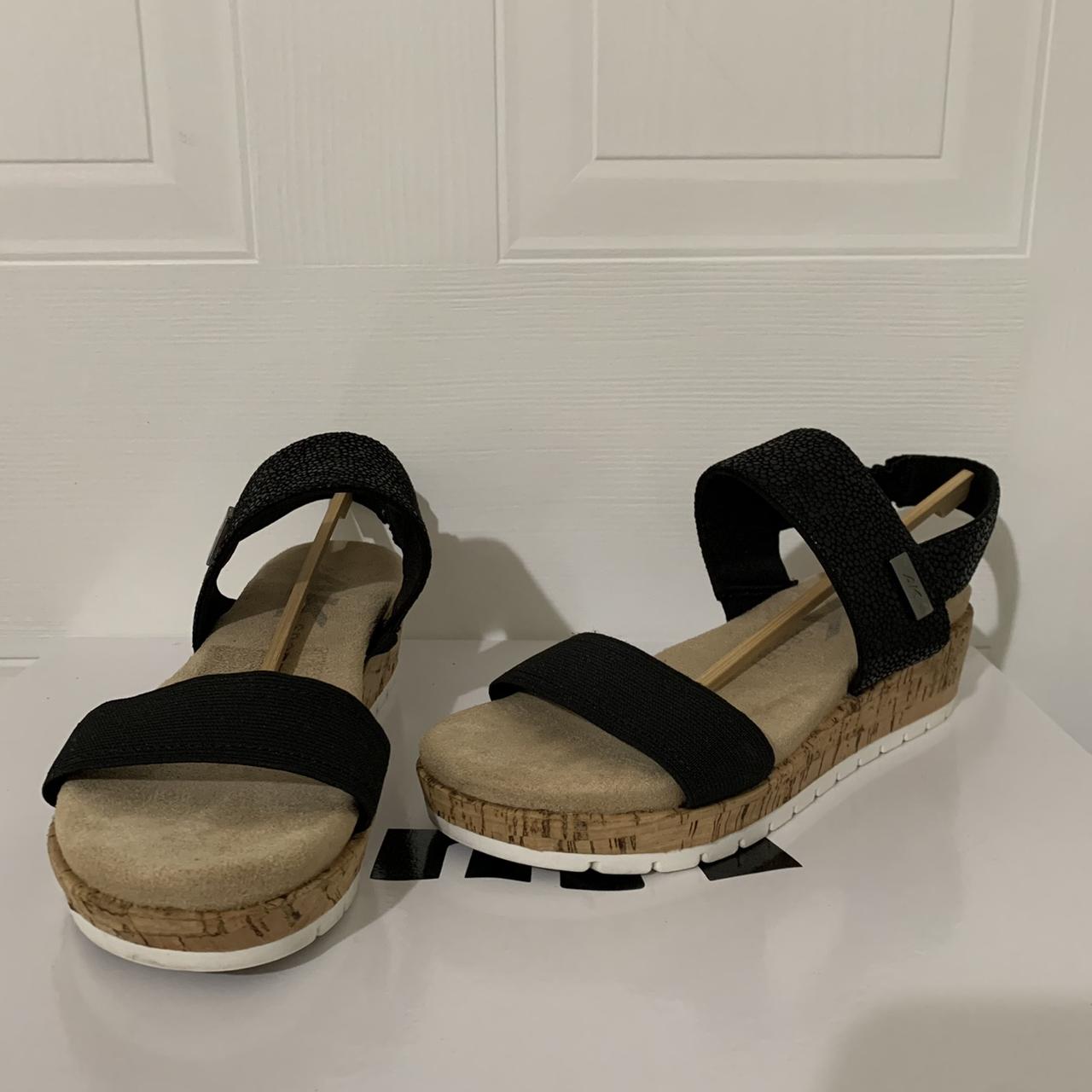 BEAUTIFUL ANNE KLEIN PLATFORM SANDALS 🖤🤍🖤 Rubber... - Depop