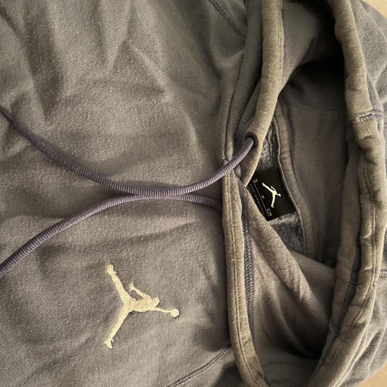 Jordan jumper Size Small, fits like a meduim... Depop