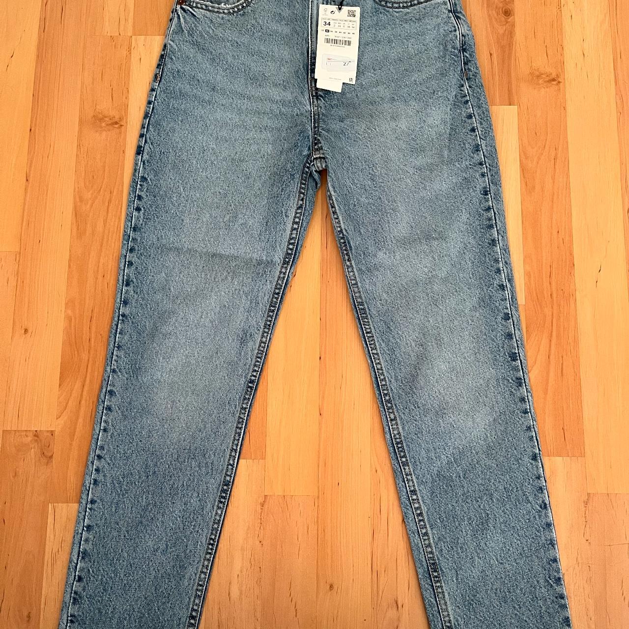ZARA HIGH RISE ANKLE LENGHT MOM JEANS