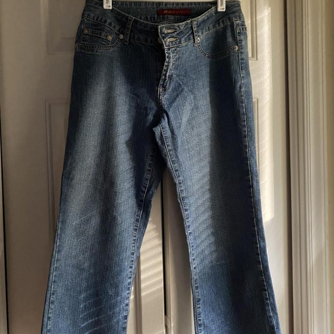 Retro Y2K capri jeans. In great condition and a... - Depop