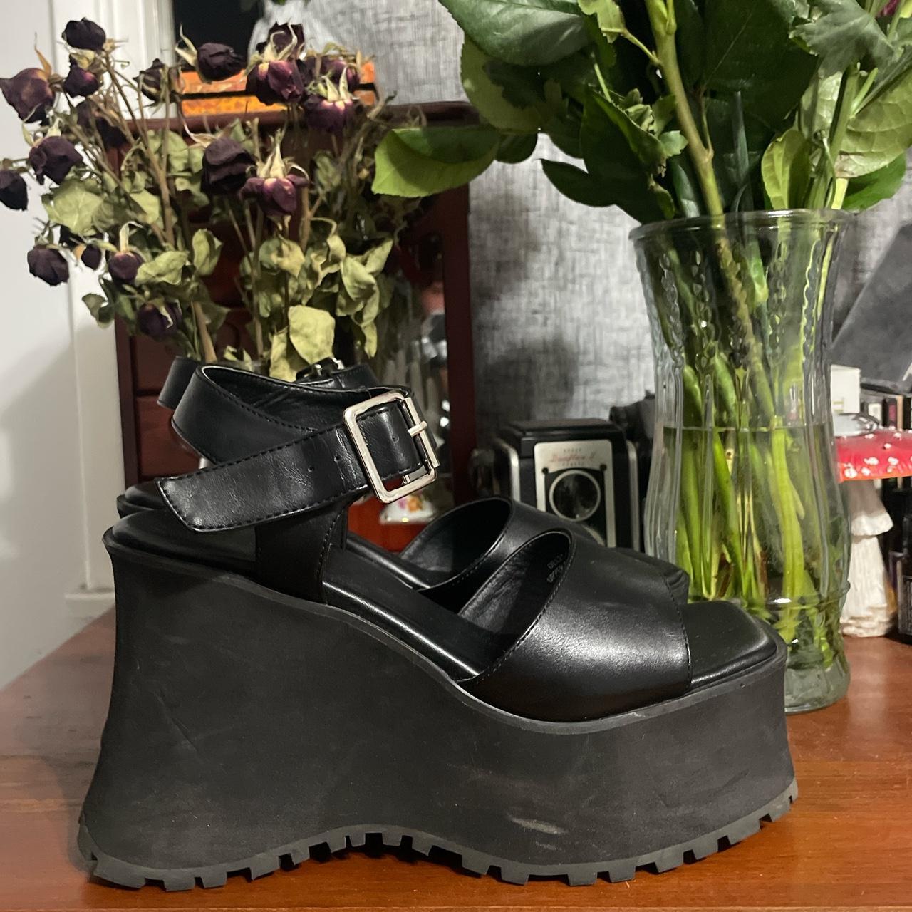 delias platform flip flops