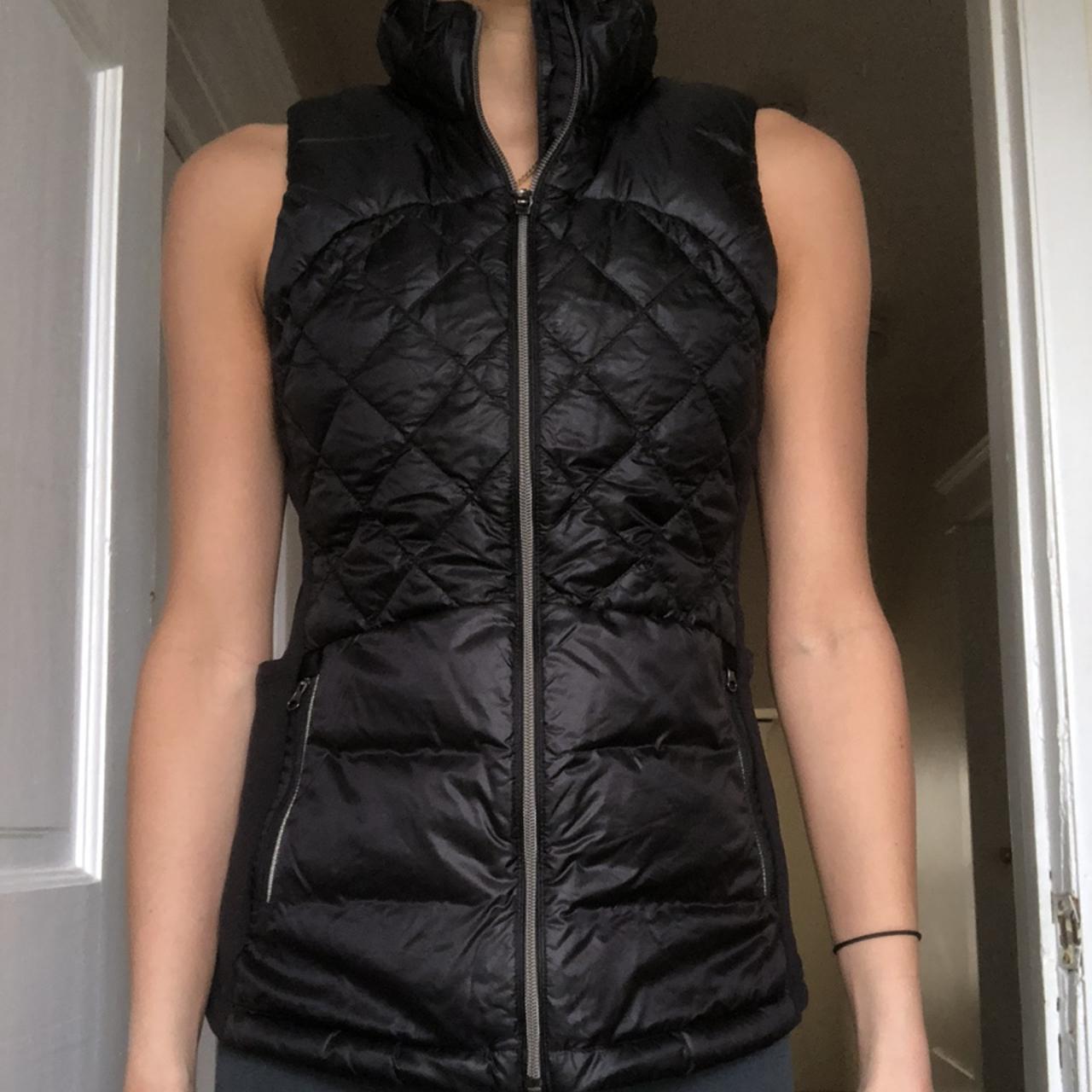 Lululemon women size 4 high quality black puffer vest