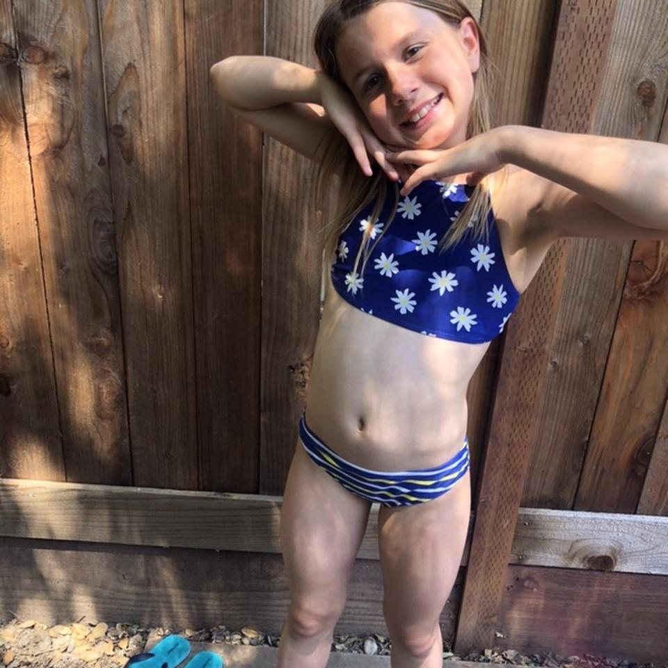 Cute dark blue bikini top!! No pads included. Size - Depop