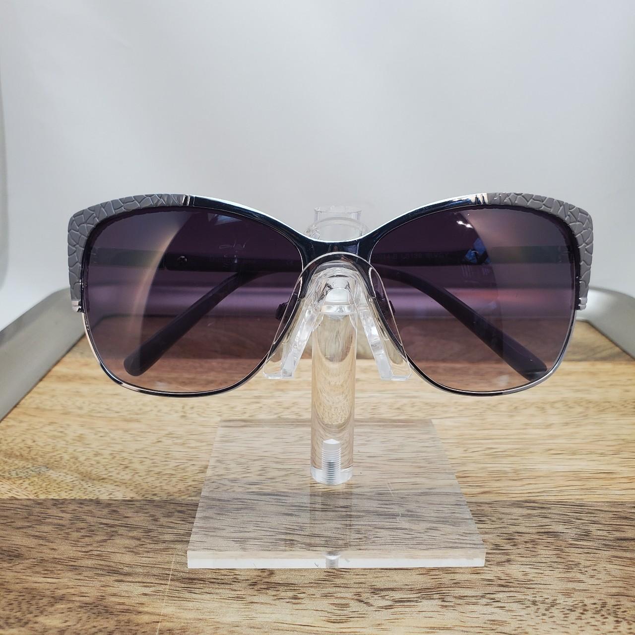 Laundry by Shelli Segal Women's Silver and Grey Sunglasses Depop