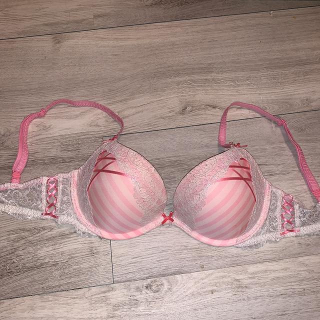 Victoria's Secret strapless bra Size 32D Nude w - Depop