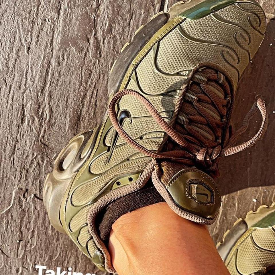 Olive best sale green tns