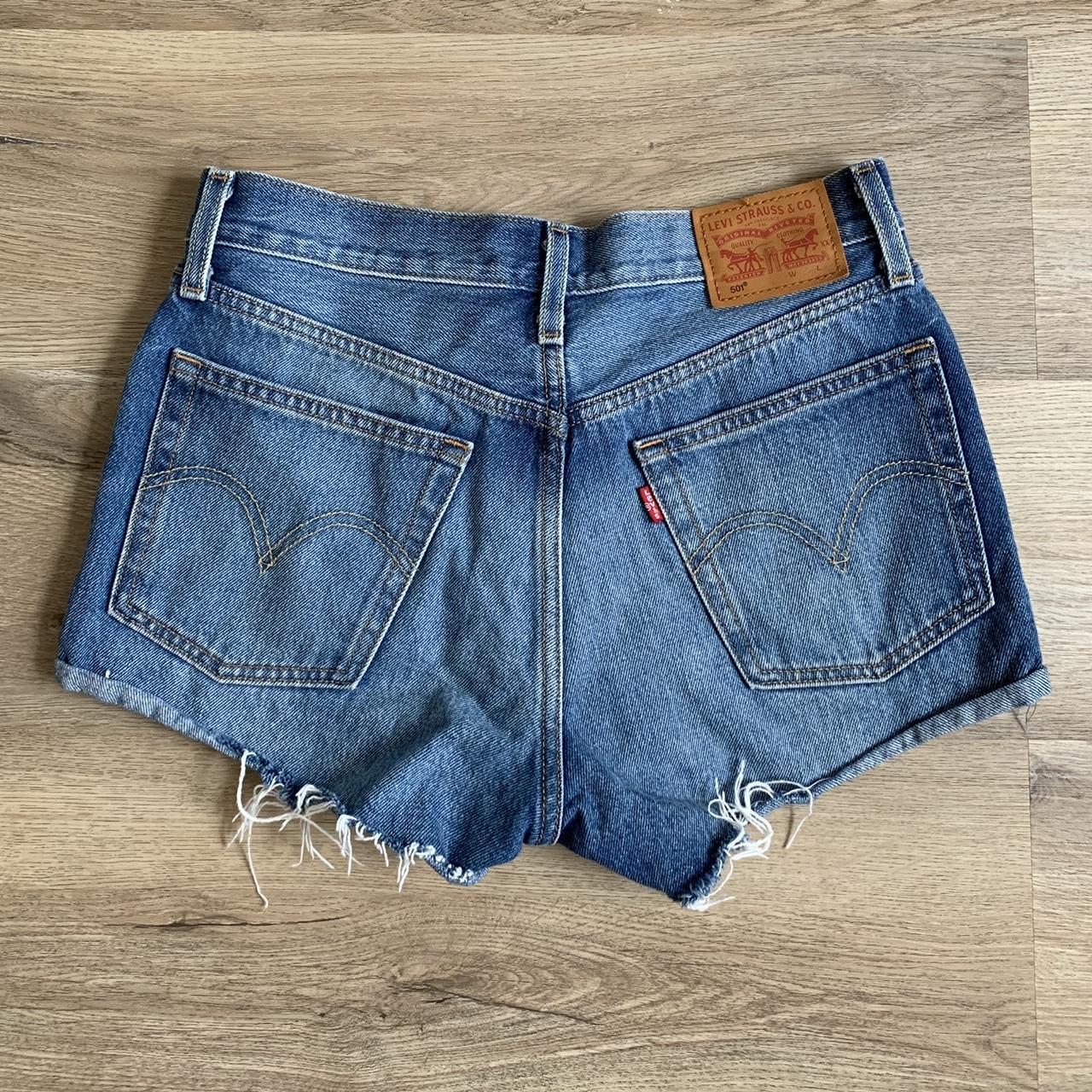 Levi's Women's Blue and White Shorts (3)