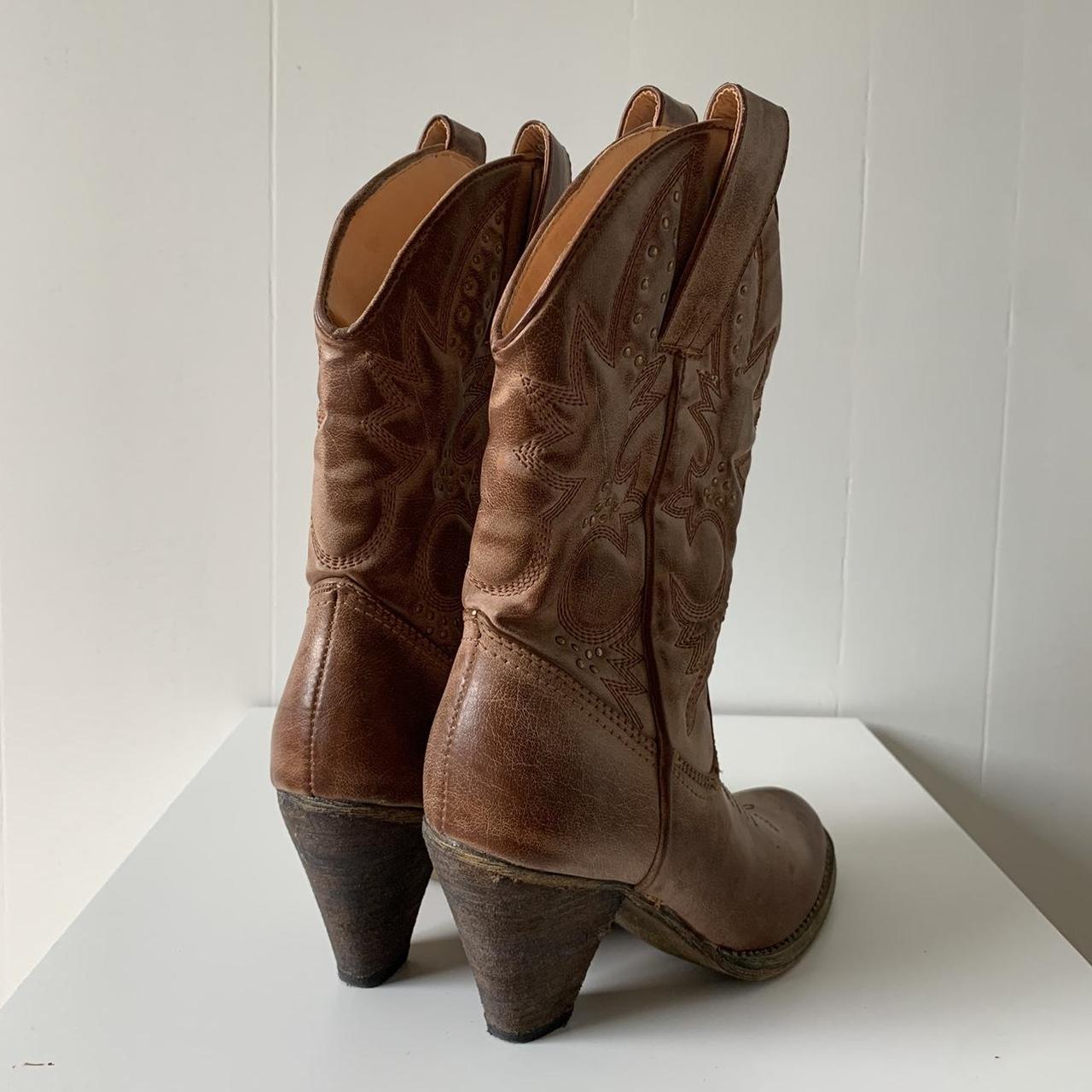 Very Volatile Women's Tan and Brown Boots | Depop