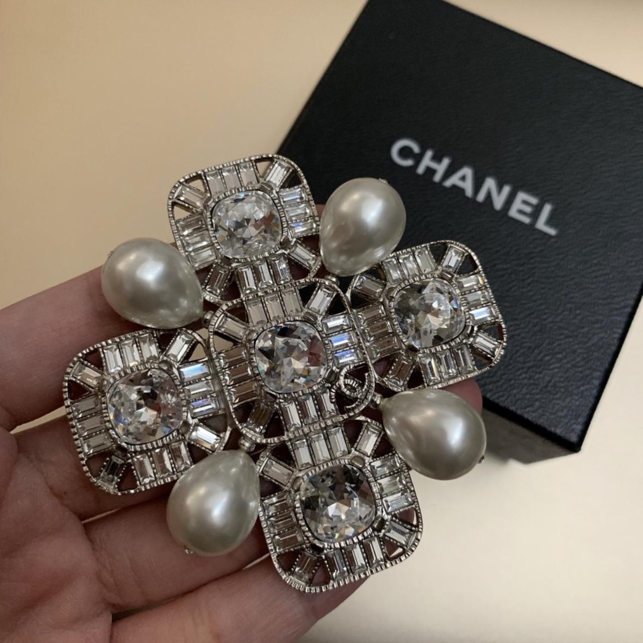 Chanel broach. Large pearls and crystals. Crystal - Depop