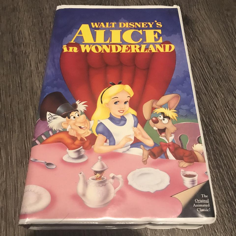 Vintage 1995 Alice in Wonderland Disney Masterpiece - Depop